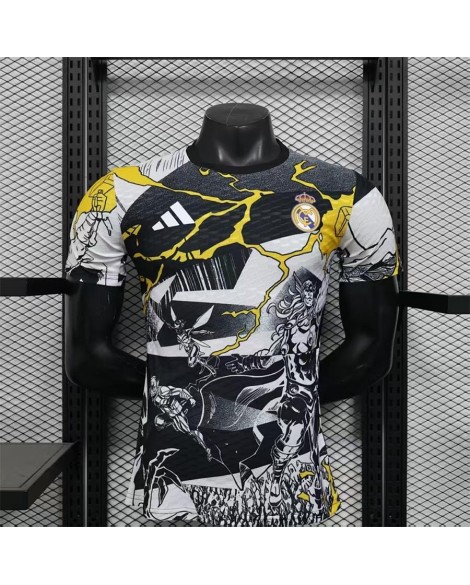 Maillot d'avant-match du Real Madrid pour la saison 2025/26 - Player