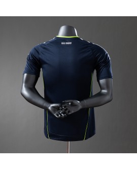 Maillot rétro du Real Madrid 2010/11, version joueur extérieur