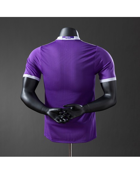 Maillot Real Madrid 16/17 version joueur rétro extérieur