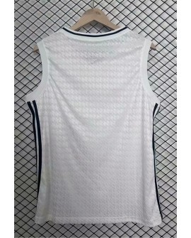 Uniforme de basket domicile du Real Madrid 2425