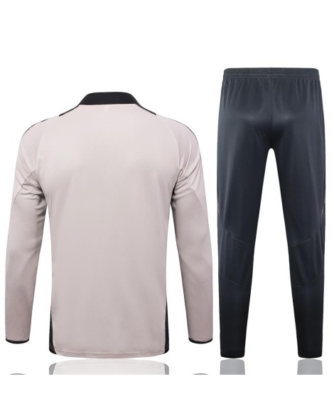 2425 Uniforme d'entraînement du Real Madrid-rose clair