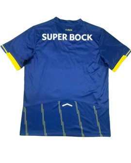 Le troisième maillot extérieur de Porto porte le numéro 2526.