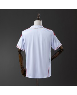 Maillot extérieur rétro de l'AC Milan pour la saison 2011/12