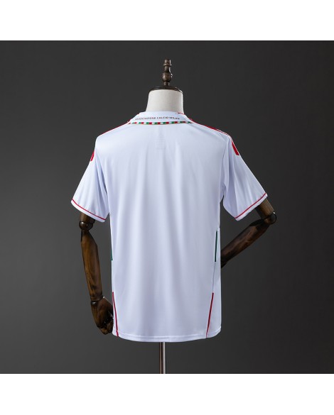 Maillot extérieur rétro de l'AC Milan pour la saison 2011/12