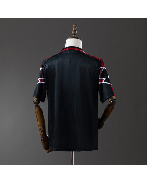 Maillot rétro extérieur, troisième maillot de l'AC Milan, saison 2011/12