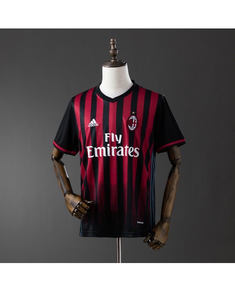 Maillot domicile rétro de l'AC Milan, saison 2016/17