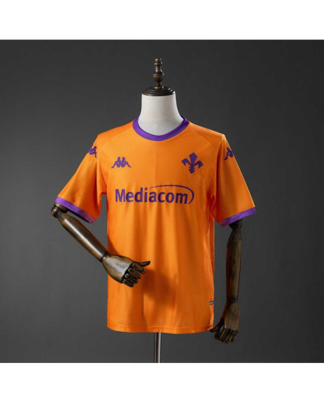 Le quatrième maillot de la Fiorentina, le 2526 Le quatrième maillot de la Fiorentina, le 2526