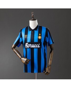 Troisième tenue rétro Inter Milan 92/94 à l'extérieur