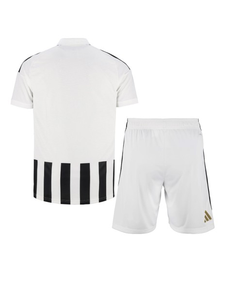 Juventus Maillot domicile 26/27 - (Maillot et Short) Juventus Maillot domicile 26/27 - (Maillot et Short)
