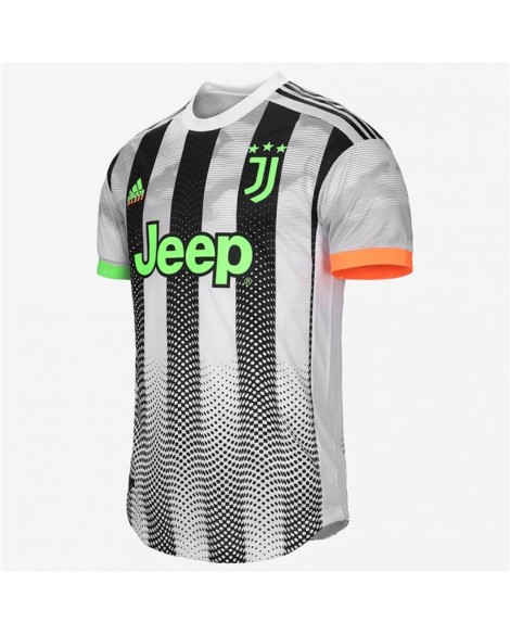Quatrième kit rétro de la Juventus Palace 2019/20