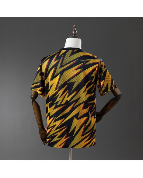 Maillot d'entraînement d'avant-match de la Roma pour la saison 2025/26 Maillot d'entraînement d'avant-match de la Roma pour la saison 2025/26