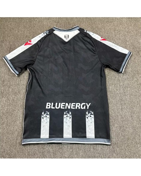 Maillot domicile du club de football Udinese pour la saison 2025/26