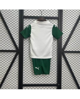 25/26 enfants Palmeiras à l'extérieur