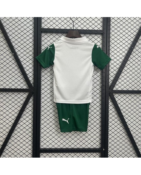 25/26 enfants Palmeiras à l'extérieur