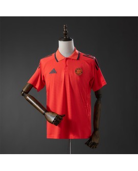 Polo rouge de la saison 25/26 du Bayern Munich