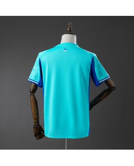 Le quatrième maillot extérieur de Marseille, numéro 2526