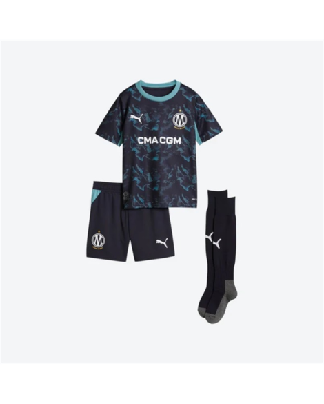 Tenue extérieure Olympique de Marseille 2026/27 – Enfant (Maillot + Short + Chaussettes) Tenue extérieure Olympique de Marseille 2026/27 – Enfant (Maillot + Short + Chaussettes)