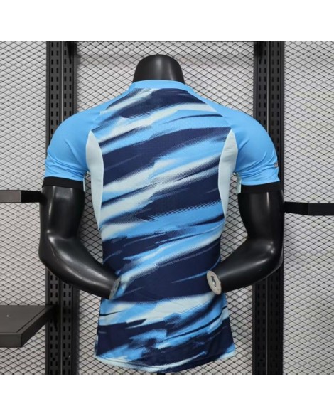 Tenue d'entraînement de l'Olympique de Marseille pour la saison 2025/26 -- Player