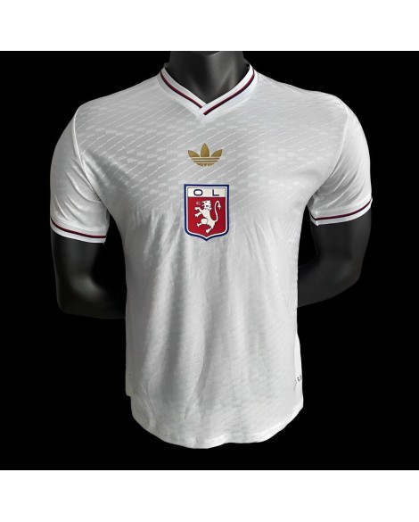 Maillot édition anniversaire de la saison olympique 2025/26 de Lyon