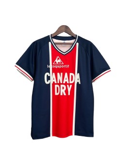 Stade rétro du Paris Saint-Germain de 1974