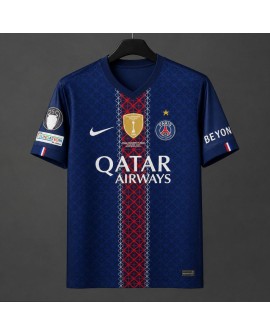 PSG Maillot domicile 2025/26 avec écusson complet de la Ligue des Champions - Vitinha n° 17