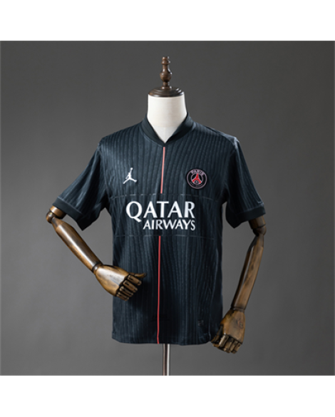 Maillot extérieur du Paris Saint-Germain pour la saison 25/26, quatrième version Maillot extérieur du Paris Saint-Germain pour la saison 25/26, quatrième version