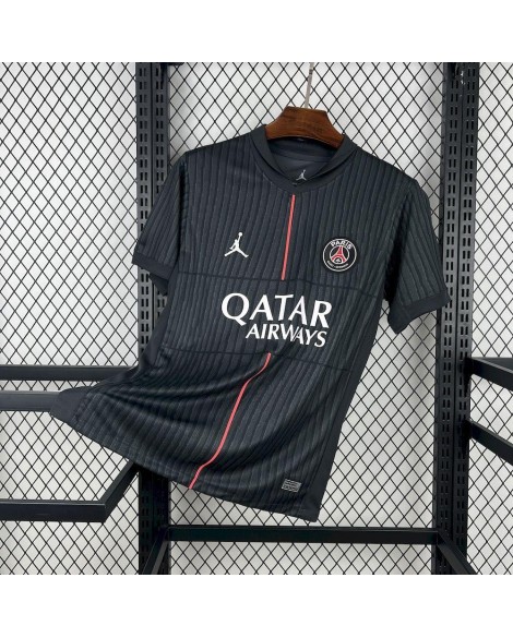 Maillot extérieur du Paris Saint-Germain pour la saison 2025/26