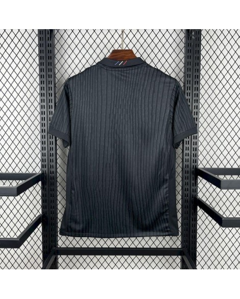 Maillot extérieur du Paris Saint-Germain pour la saison 2025/26