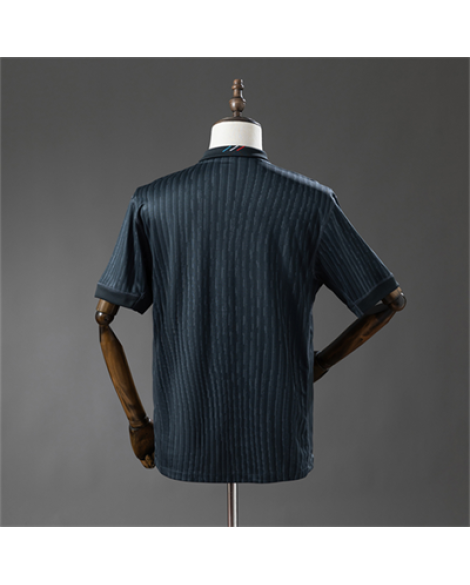 Maillot extérieur du Paris Saint-Germain pour la saison 25/26, quatrième version Maillot extérieur du Paris Saint-Germain pour la saison 25/26, quatrième version
