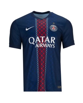Maillot domicile du Paris Saint-Germain « Étoile de la Tour Eiffel » pour la saison 2025/26