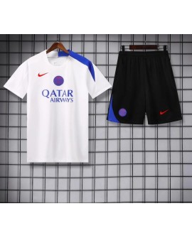 Tenue d'entraînement du Paris Saint-Germain pour la saison 2025/26