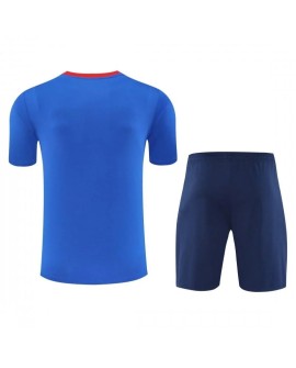 Maillot d'entraînement bleu et rouge du Paris Saint-Germain pour la saison 2025/26