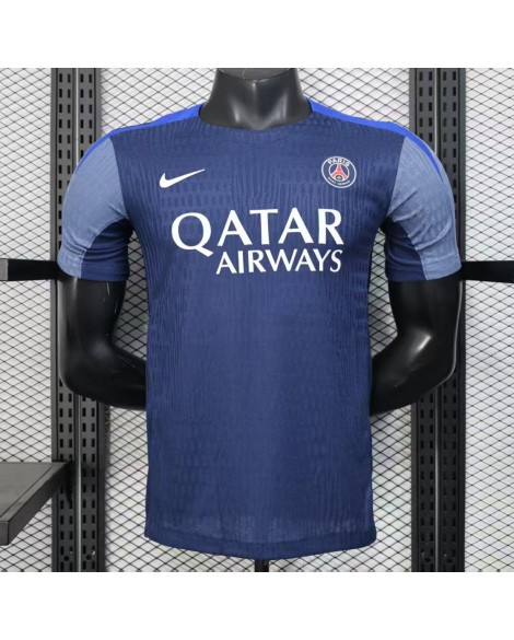 Tenue d'entraînement du PSG pour la saison 2025/26 - Player Tenue d'entraînement du PSG pour la saison 2025/26 - Player