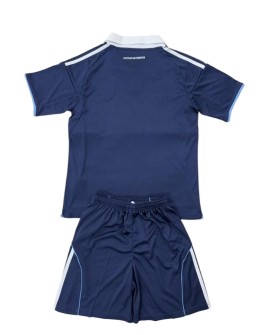 Ensemble de maillots domicile du Paris Saint-Germain pour la saison 2025/26