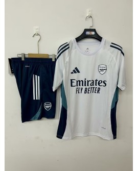 Tenue d'entraînement d'Arsenal pour la saison 2025/26 Tenue d'entraînement d'Arsenal pour la saison 2025/26