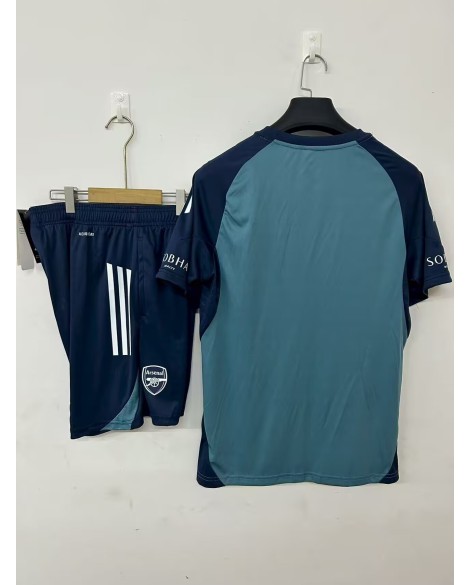 Tenue d'entraînement d'Arsenal pour la saison 2025/26 Tenue d'entraînement d'Arsenal pour la saison 2025/26
