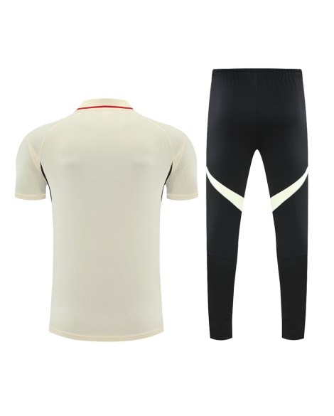 Tenue d'entraînement de Liverpool 2526 - Beige