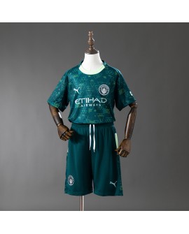 Manchester City – Saison 25/26 – Quatrième tenue extérieure – Enfant (Maillot + Short) Manchester City – Saison 25/26 – Quatrième tenue extérieure – Enfant (Maillot + Short)