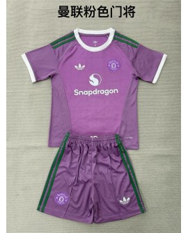 Tenue de gardien de but de Manchester United pour la saison 2026/27(Maillot + Short) - Enfant