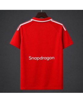 Maillot rouge de Manchester United pour la saison 2026/27, commémorant le 125e anniversaire et portant le quatrième maillot
