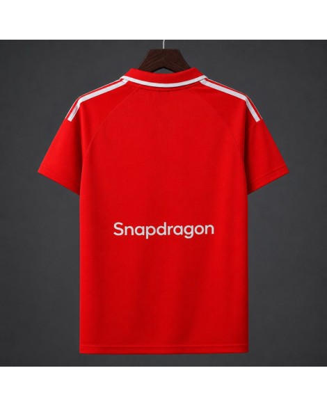 Maillot rouge de Manchester United pour la saison 2026/27, commémorant le 125e anniversaire et portant le quatrième maillot