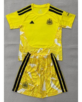 Maillot de gardien de but de Newcastle United 2026/27（Maillot + Short） - Enfant