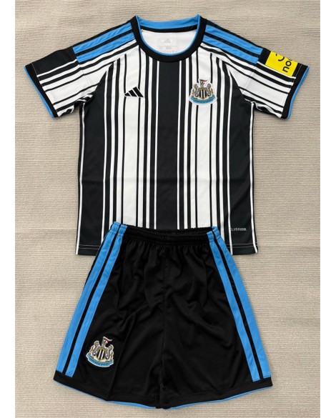 Maillot domicile de Newcastle United pour la saison 2026/27(maillot + short)