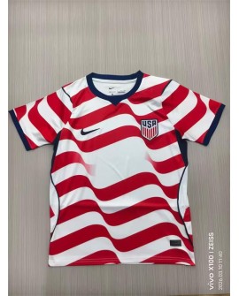 Maillots vierges pour les matchs à domicile de l'équipe américaine les 26 et 27 décembre