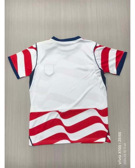 Maillots vierges pour les matchs à domicile de l'équipe américaine les 26 et 27 décembre