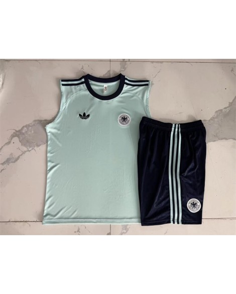 Germany Tenue d'entraînement vert clair saison 26/27 (maillot + short) Germany Tenue d'entraînement vert clair saison 26/27 (maillot + short)