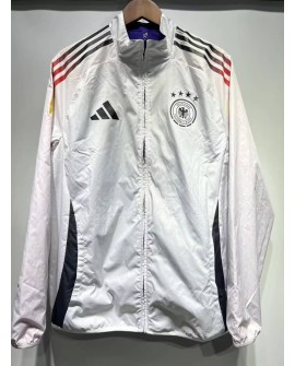 Veste coupe-vent à  Allemagne 2024 - Utilisation double face