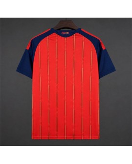 Le maillot domicile de l'Espagne pour 2026/27 arbore deux étoiles.