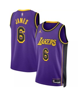 Maillot Swingman LeBron James #6 Jordan Brand violet 2022/23 des Los Angeles Lakers pour hommes - Édition Statement