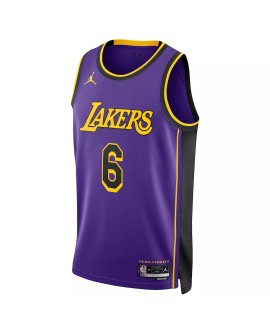 Maillot Swingman LeBron James #6 Jordan Brand violet 2022/23 des Los Angeles Lakers pour hommes - Édition Statement